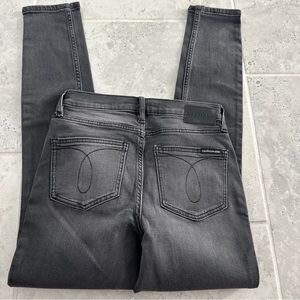 Black pants for woman